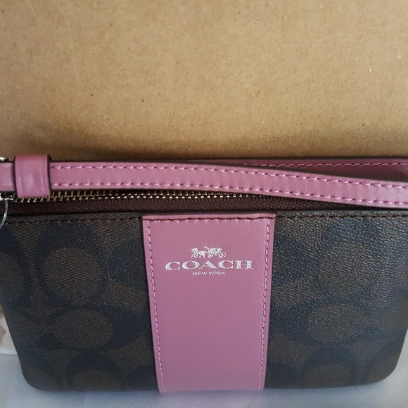 💕SOLD 💕 NWT Coach Wristlet in Signature Canvas - Picture 3 of 6
